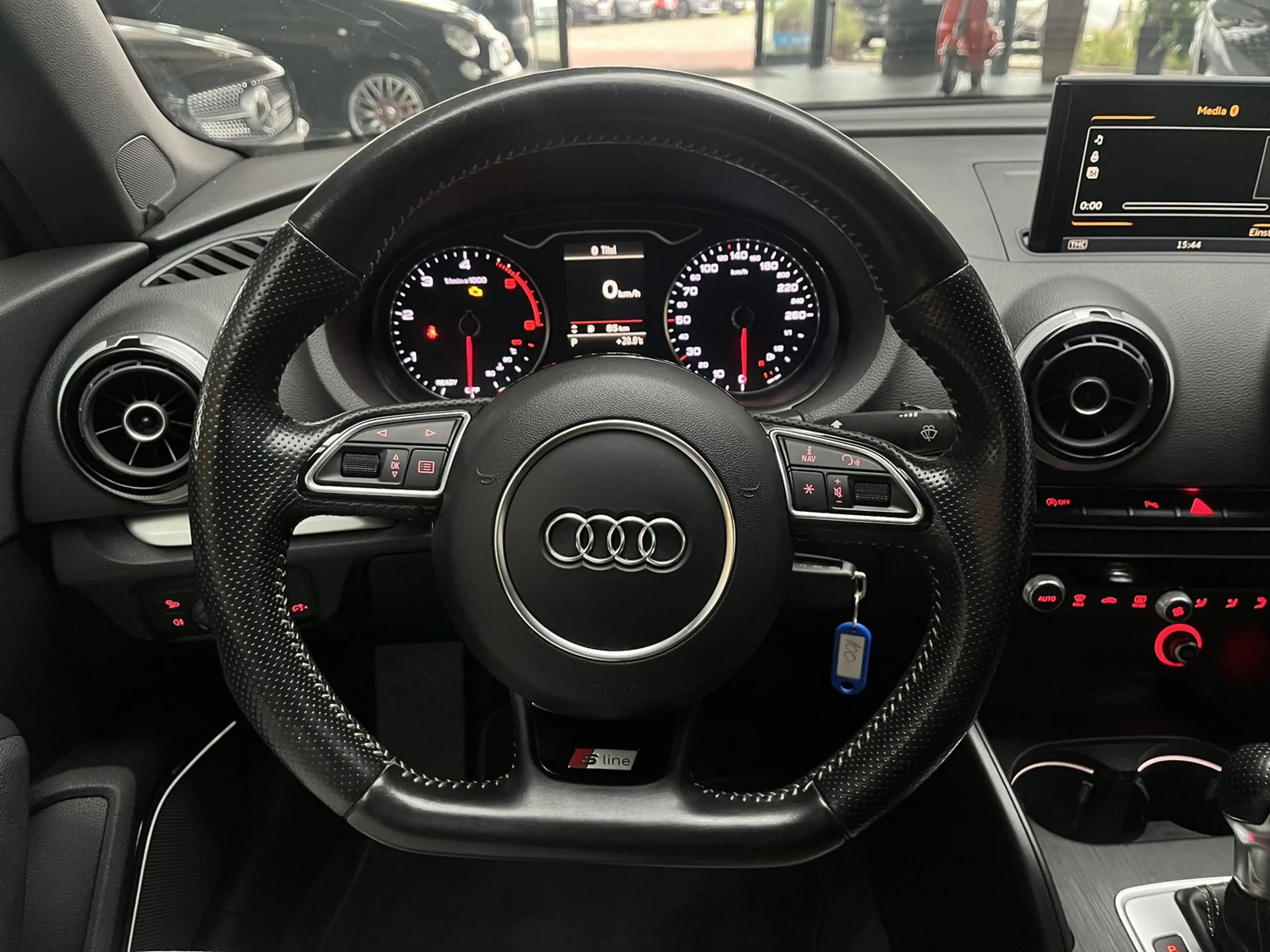 Audi A3 2.0TDI quattro S-tronic 3x S line Sportpaket — photo 11