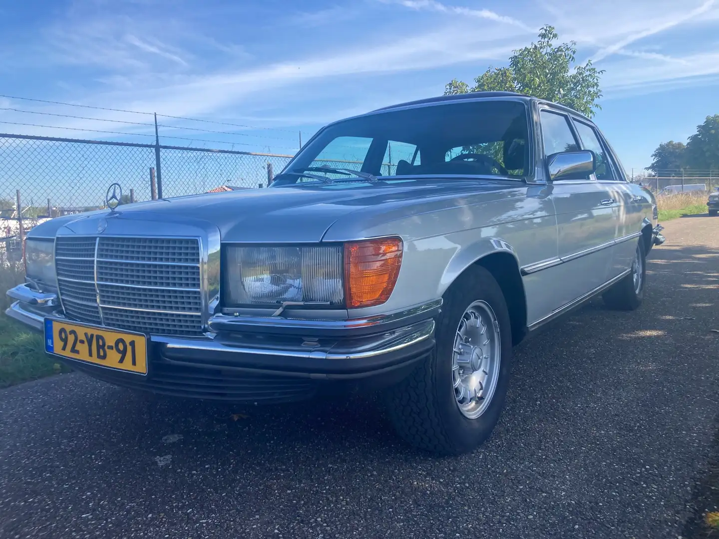 Mercedes-Benz 450 SE W116 Grau - 1