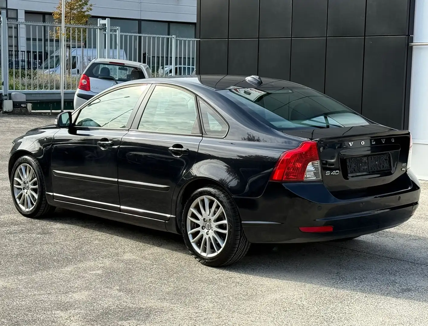 Volvo S40 1.6 DIESEL - AIRCO - CONTRÔLE TECHNIQUE OK Noir - 2