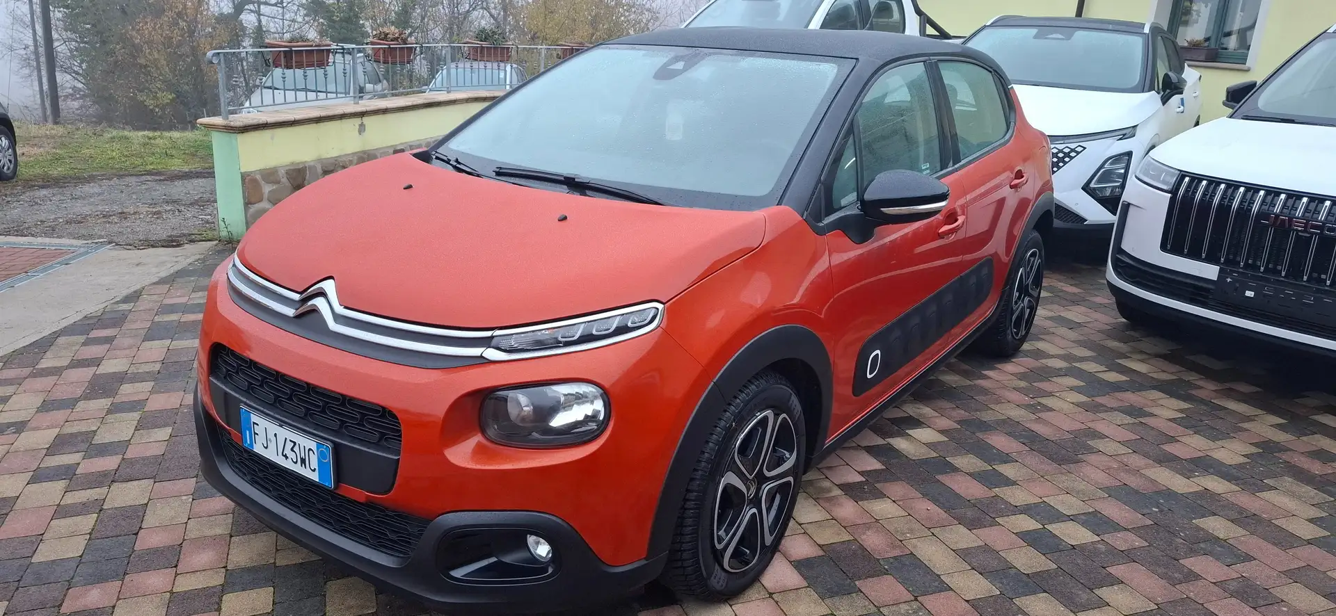 Citroen C3 C3 III 2017 1.6 bluehdi Shine s bicolore Orange - 2