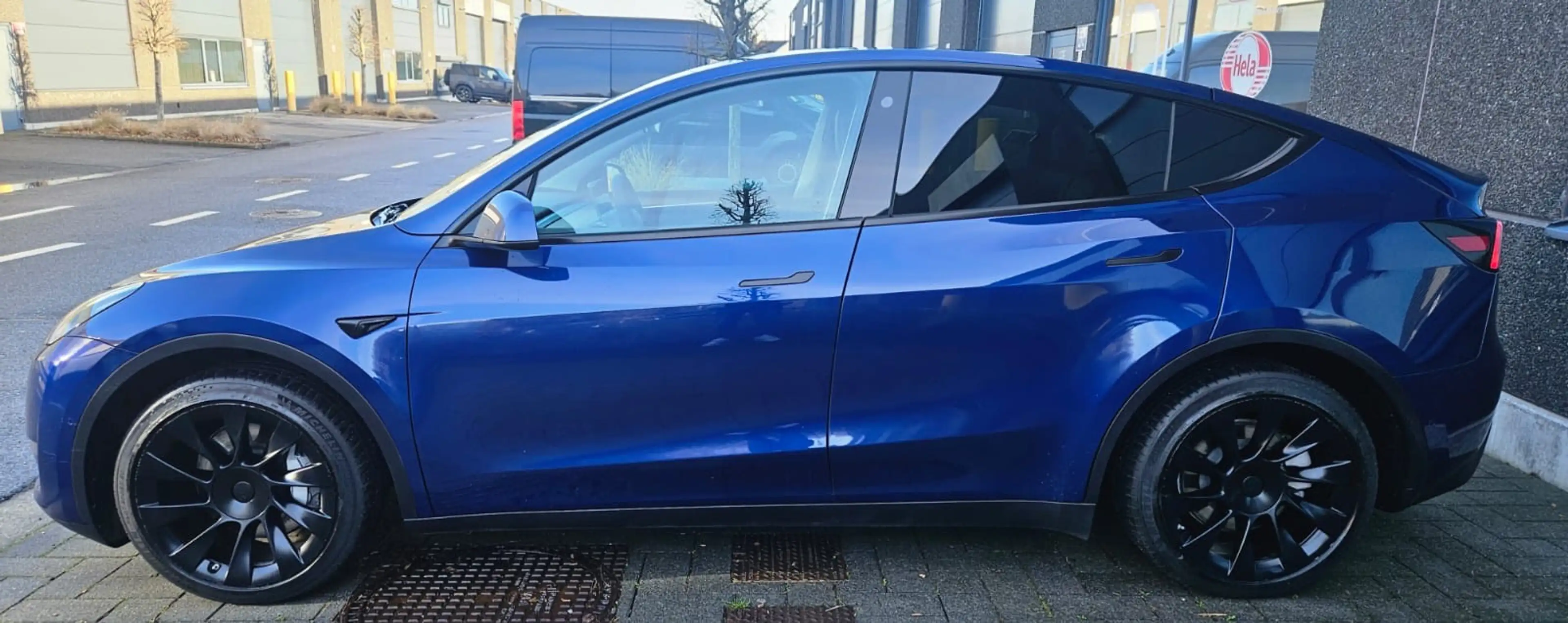 Tesla Model Y *** Long Range - 1 Owner - 514 Hp - BTW/TVA *** — photo 7