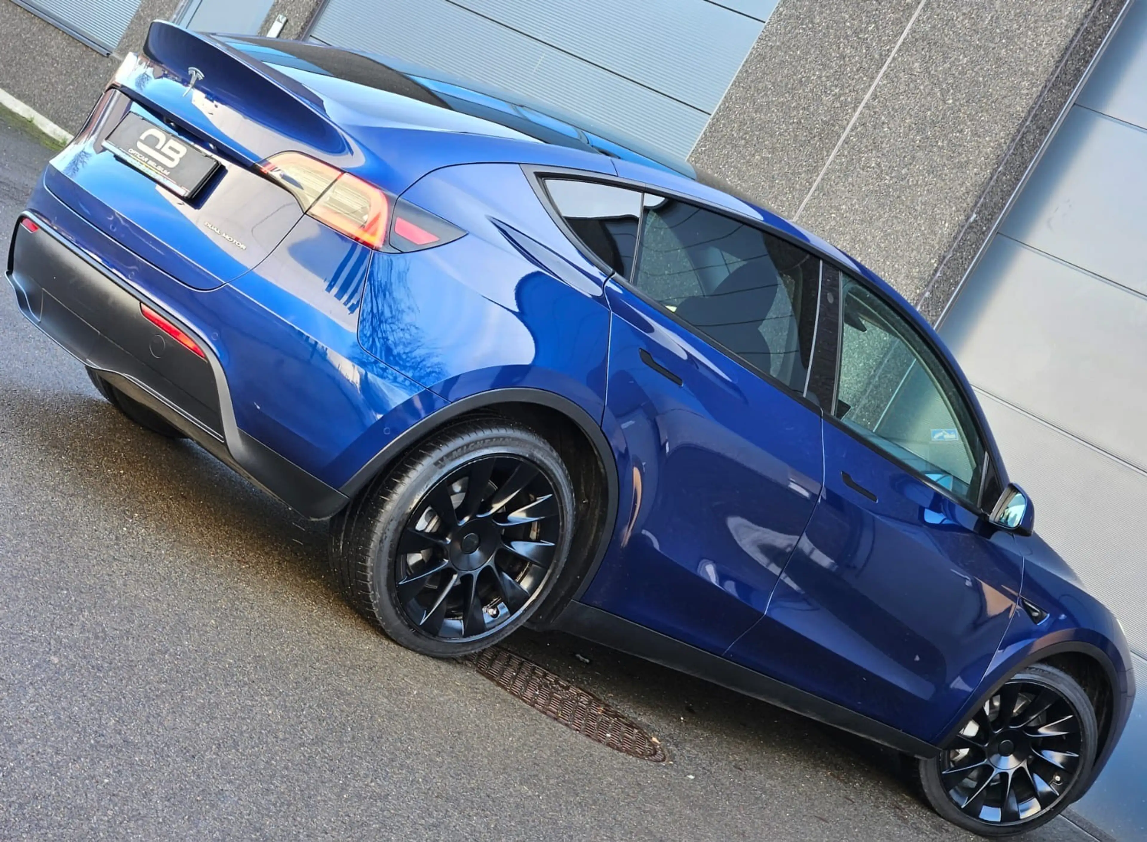 Tesla Model Y *** Long Range - 1 Owner - 514 Hp - BTW/TVA *** — photo 2