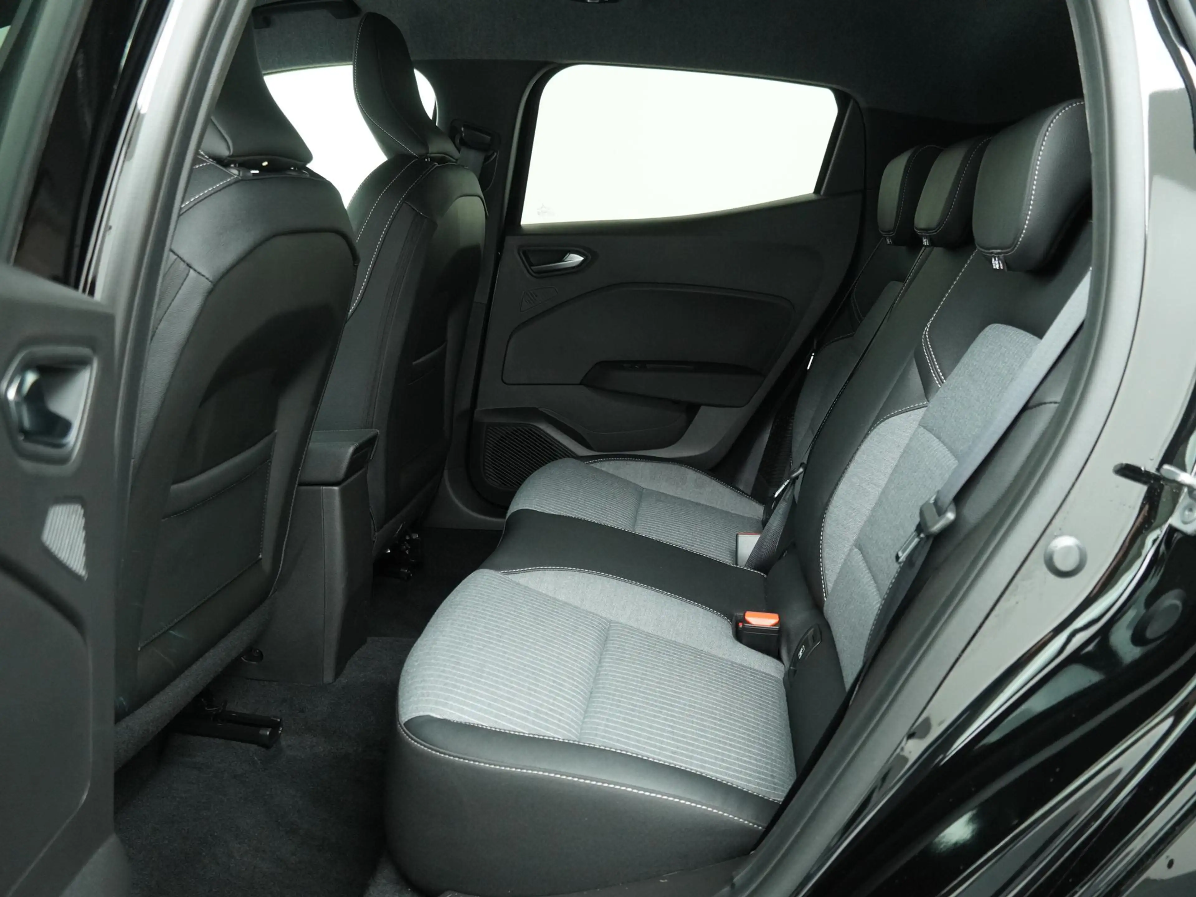 Renault Clio techno full hybrid E-Tech 145 | Groot Navigatie | — photo 5
