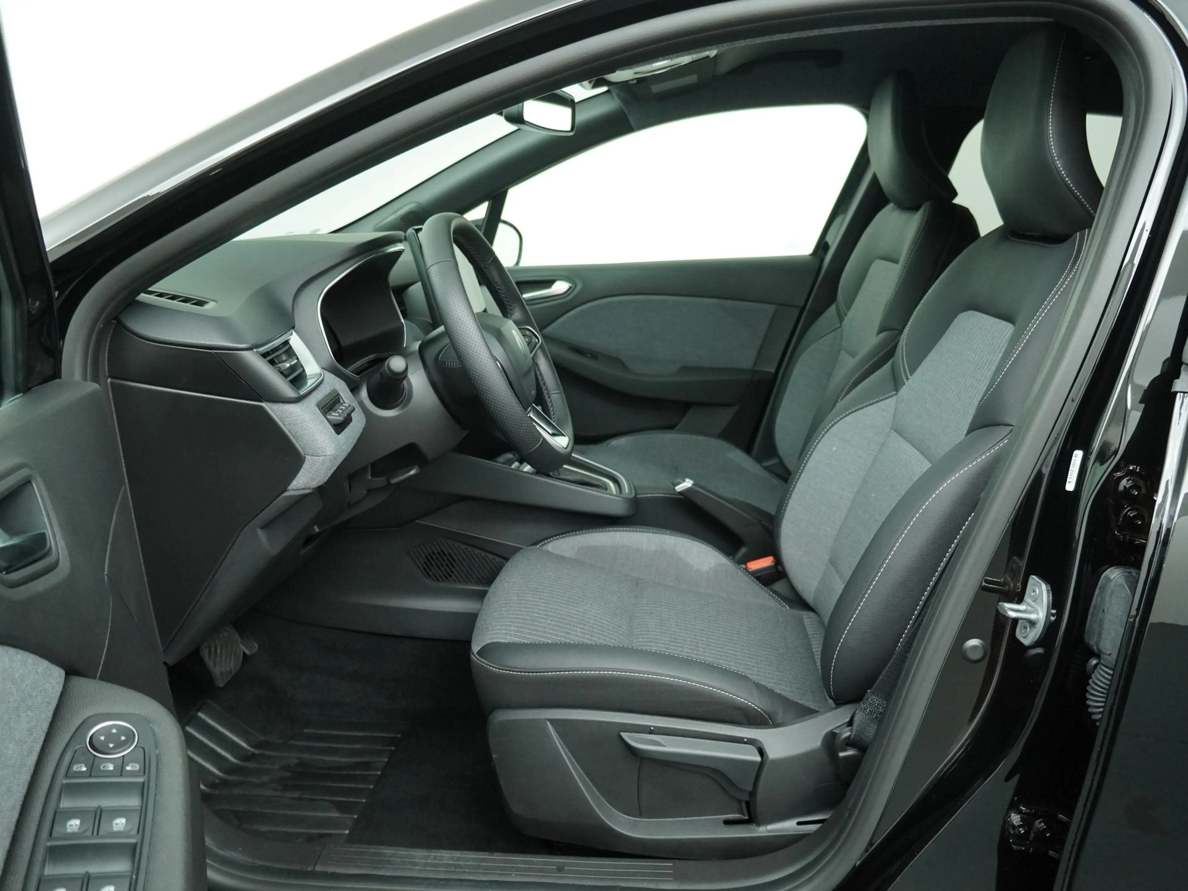 Renault Clio techno full hybrid E-Tech 145 | Groot Navigatie | — photo 6