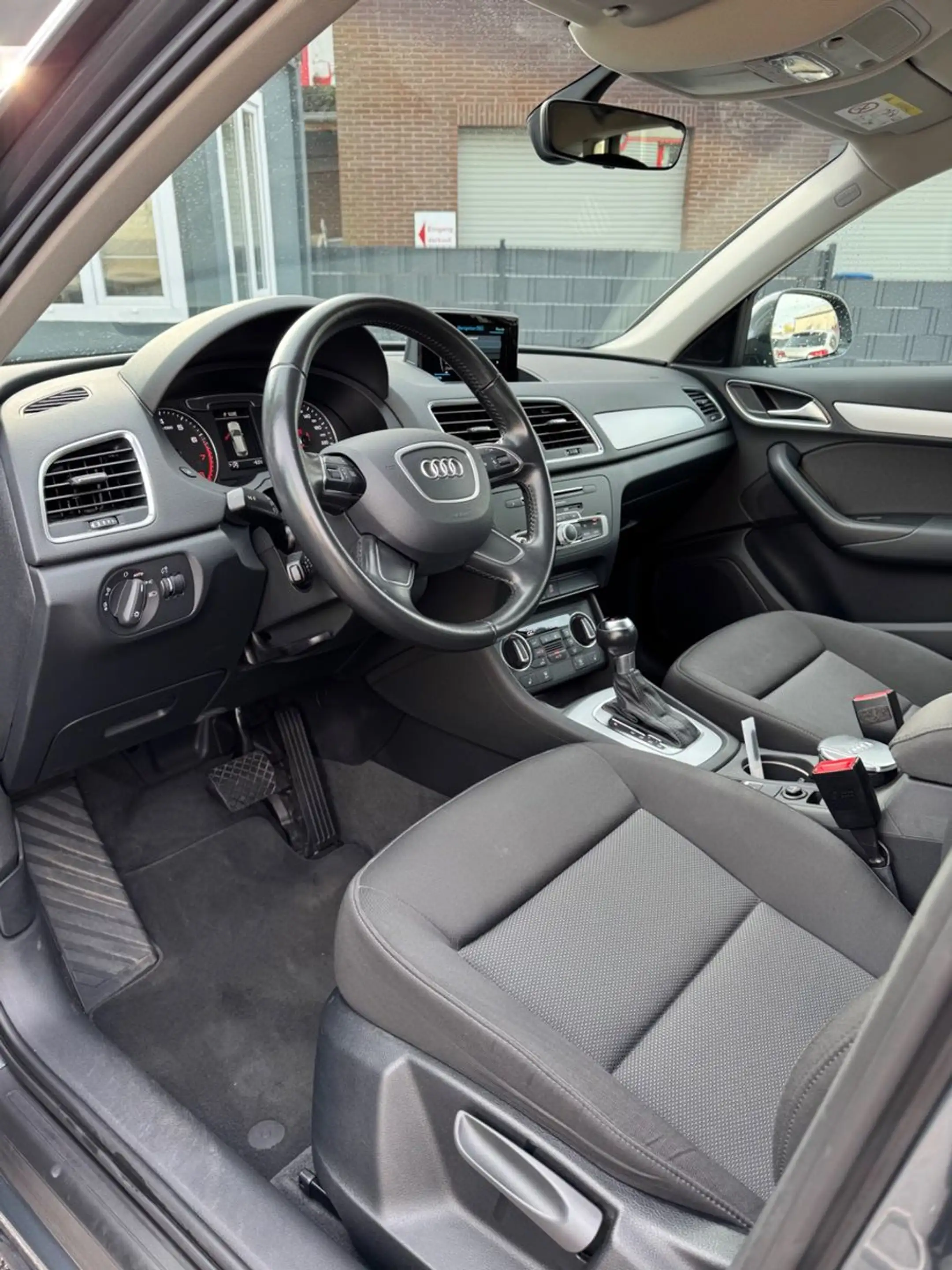 Audi Q3 Sport 1.4 TFSI  AUT+ALU+NAV+PDC+LED+SHZ+ALLW+ — photo 9