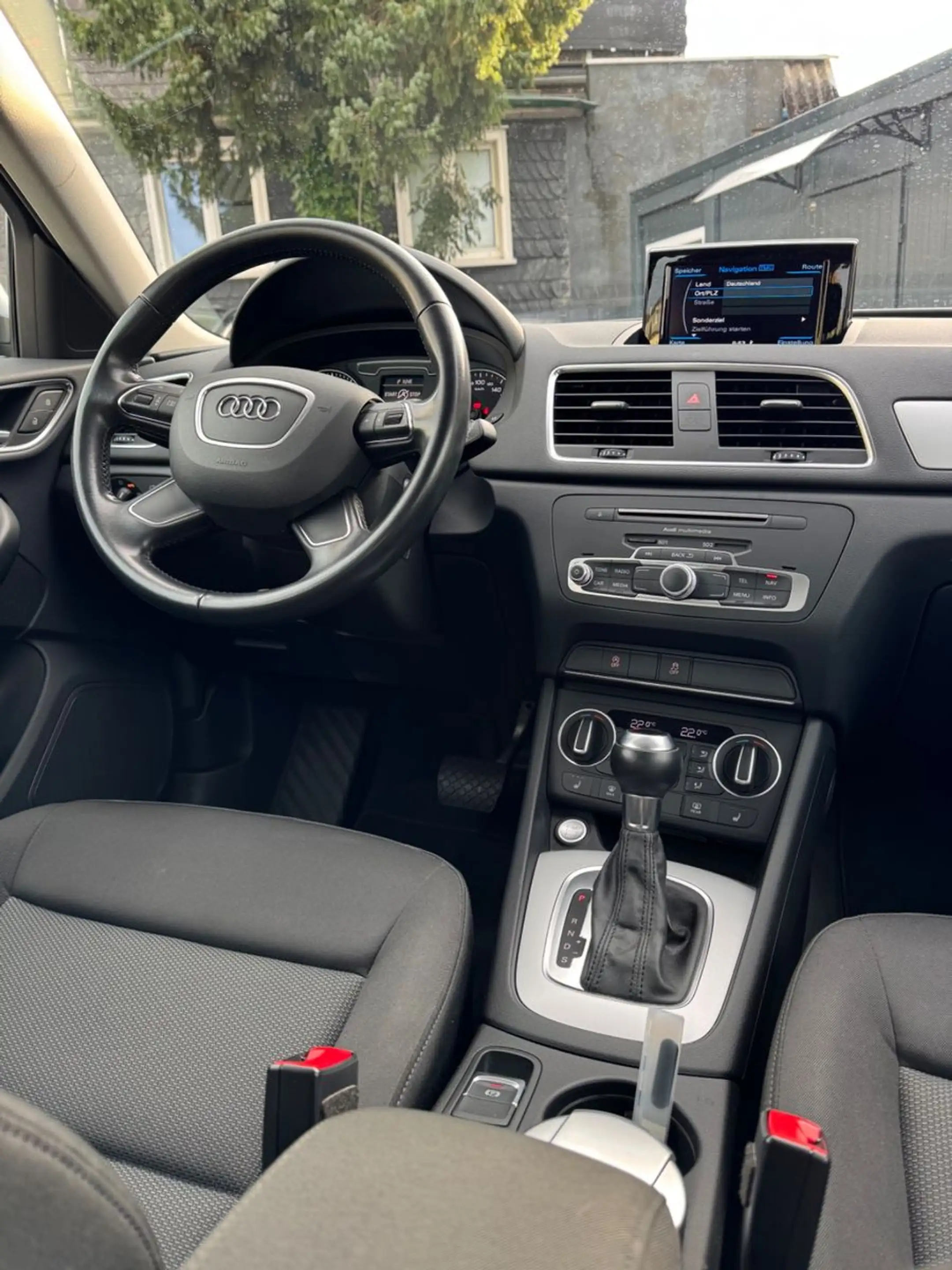 Audi Q3 Sport 1.4 TFSI  AUT+ALU+NAV+PDC+LED+SHZ+ALLW+ — photo 14