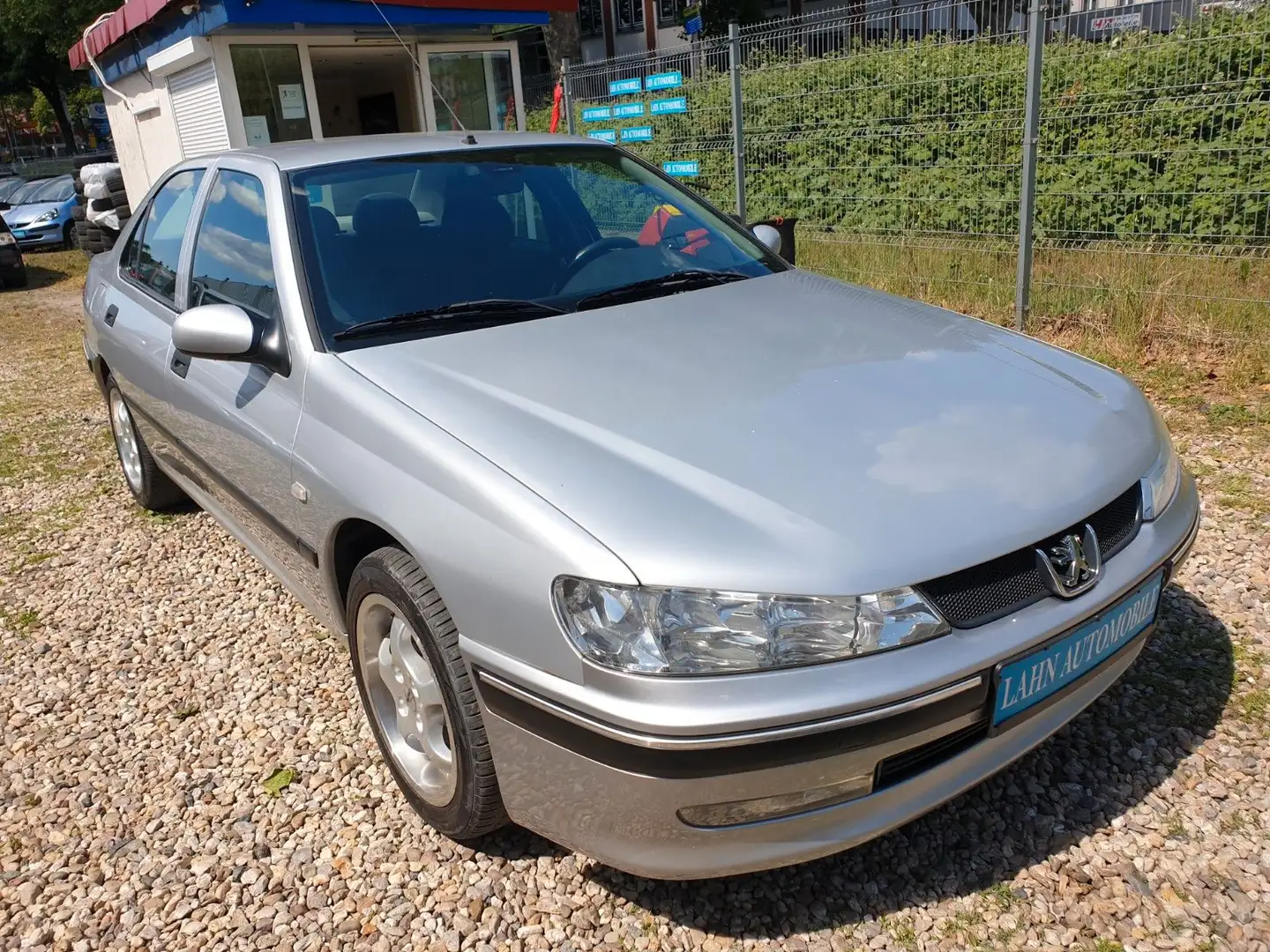 Peugeot 406 1.8 16V Esplanade*1-Hand*TÜV-Neu* Zilver - 1
