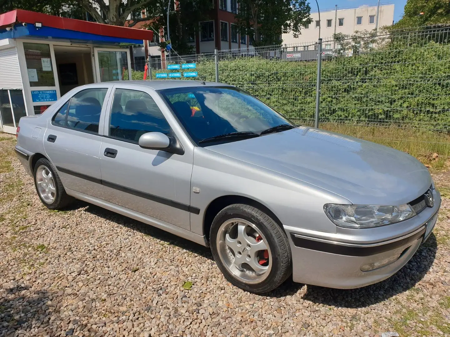 Peugeot 406 1.8 16V Esplanade*1-Hand*TÜV-Neu* Zilver - 2