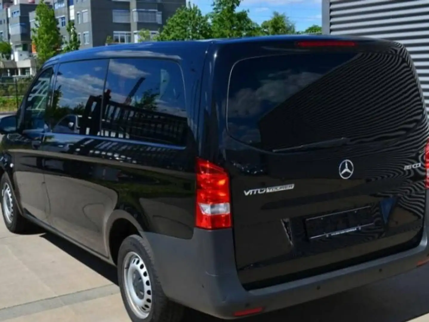 Mercedes-Benz Vito Vito Tourer Pro 116 CDI extralang 4x4 Aut. Tourer Pro Schwarz - 2