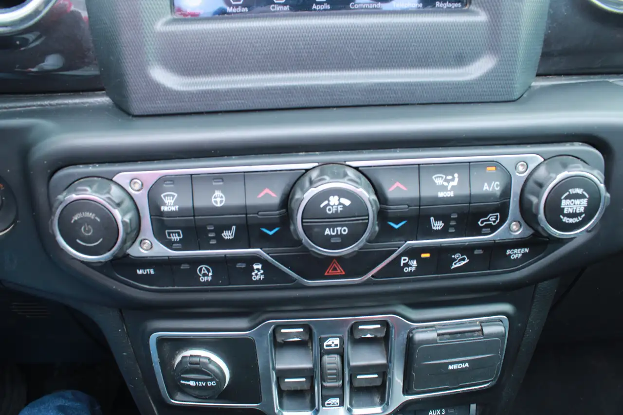Jeep Wrangler снимка Jeep Wrangler