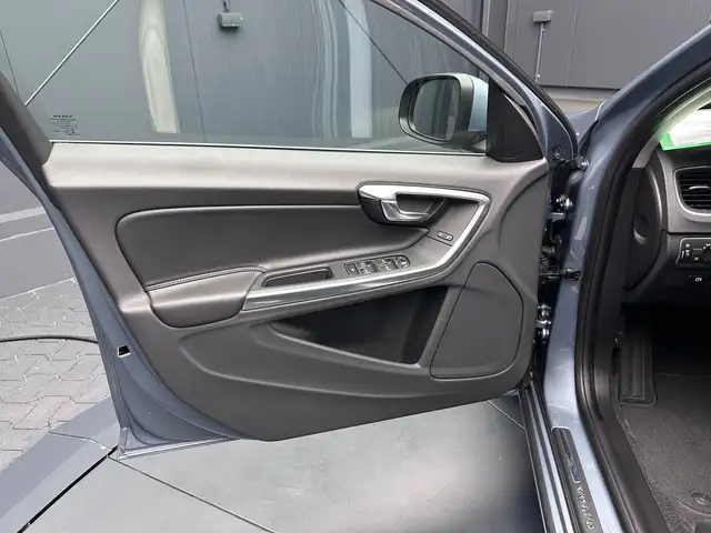 Volvo V60 view 13