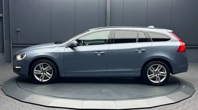 Volvo V60 view 2