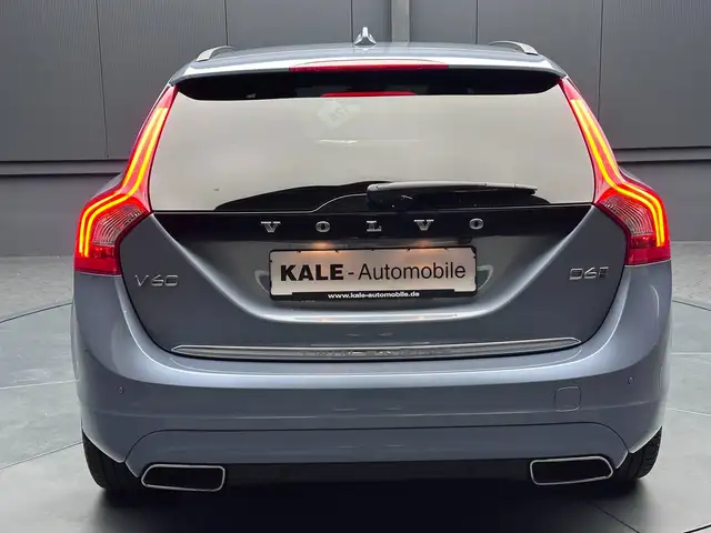 Volvo V60 view 4