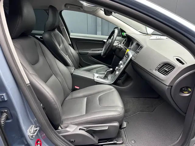 Volvo V60 view 10