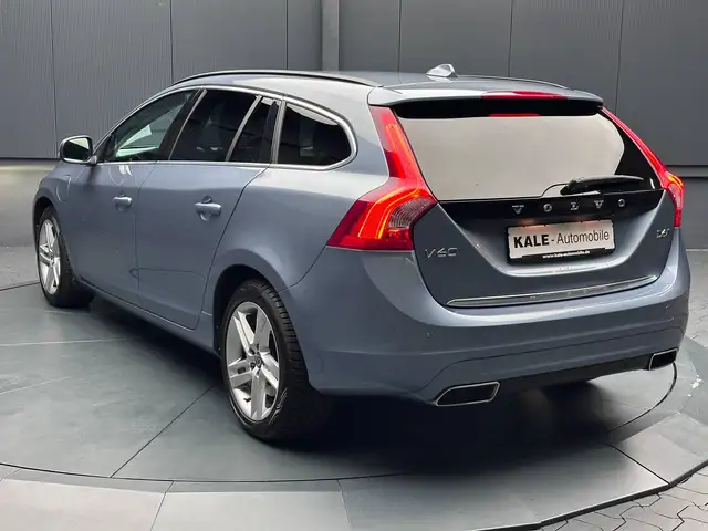 Volvo V60 view 3