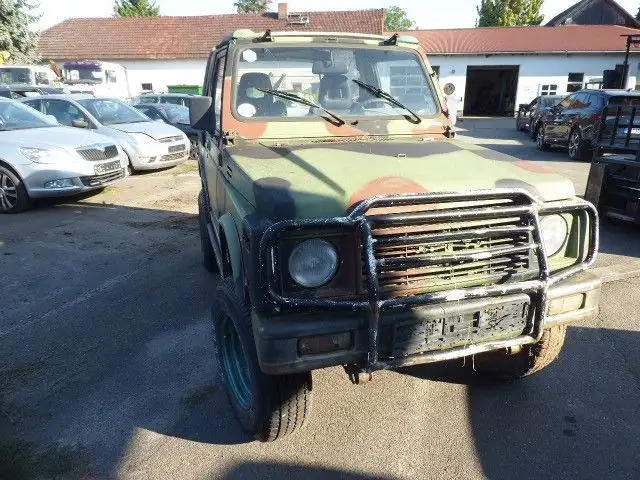 Suzuki SJ Samurai 413