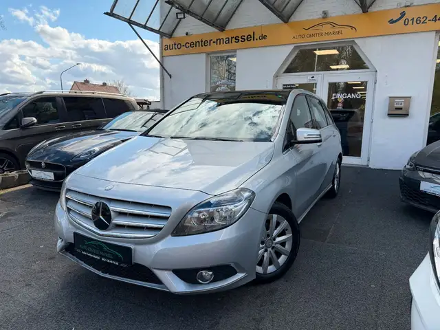 Mercedes-Benz B 180 PANORAMA-SCHIEBEDACH/AHK/KLIMA/SHZ
