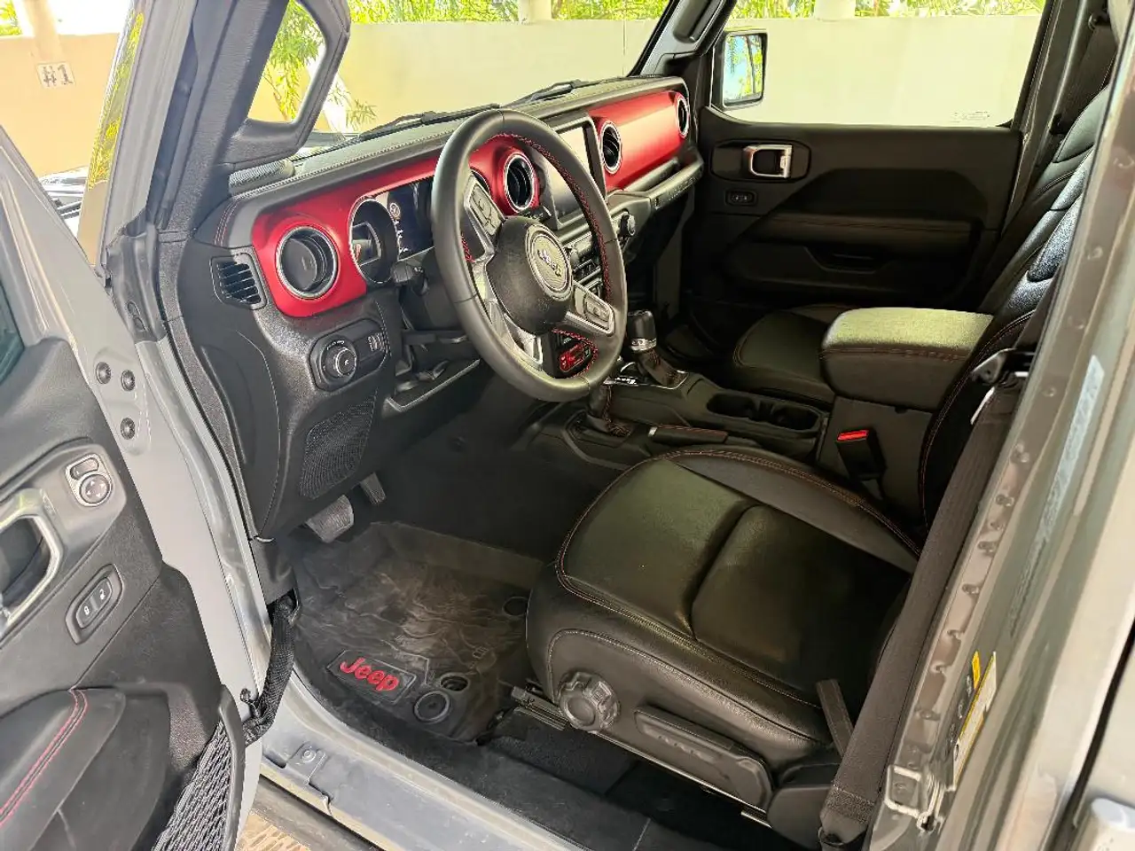 Jeep Wrangler снимка Jeep Wrangler