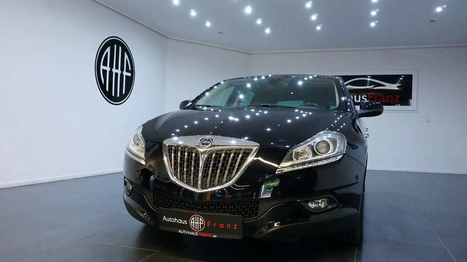 Lancia Delta Oro*PDC*SHZ*Spurhalt.*08/26 TÜV Noir - 2
