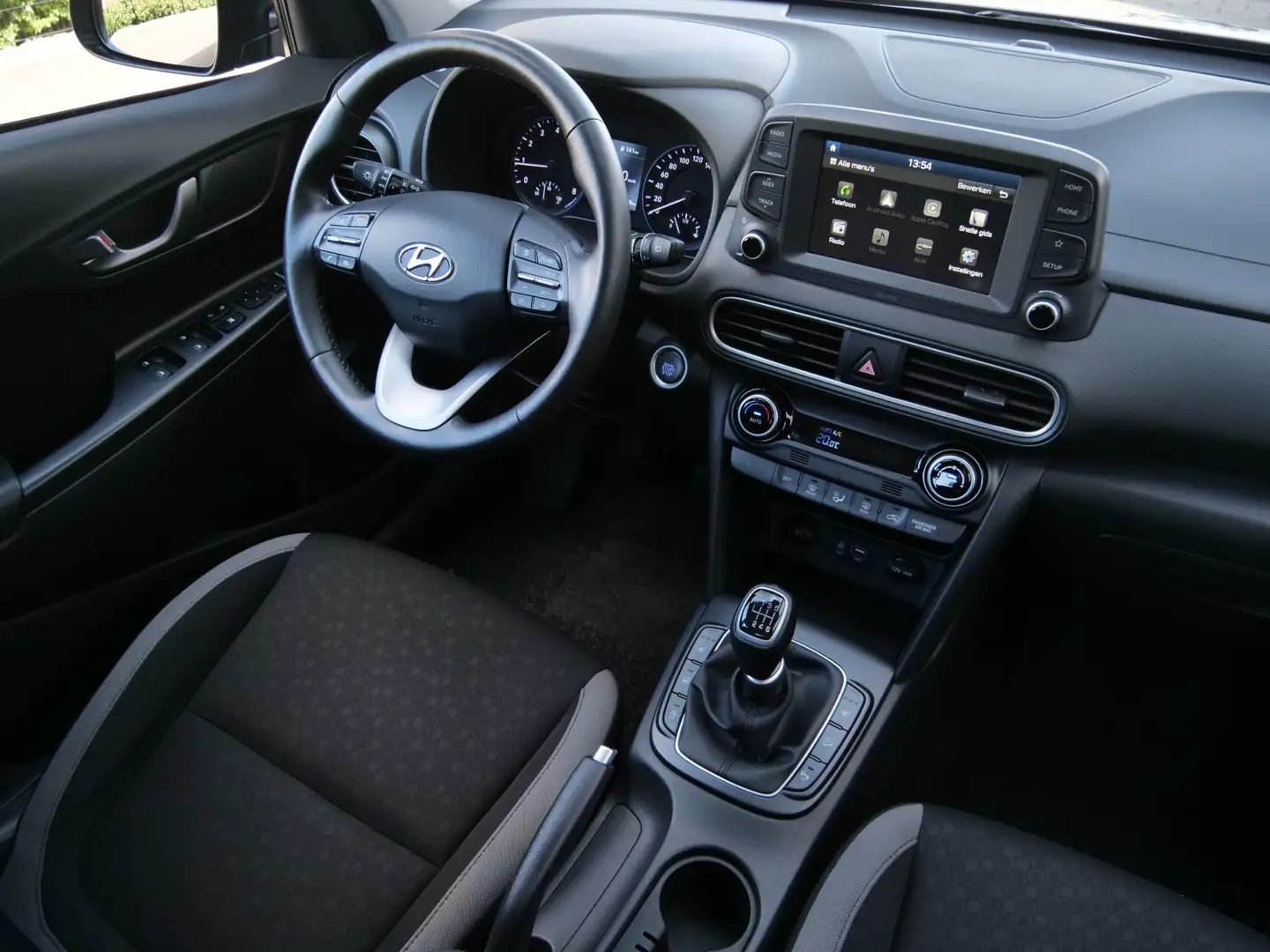 Hyundai KONA 1.0 T-GDI 120pk Comfort Trekhaak / Apple Carplay / Grijs - 2