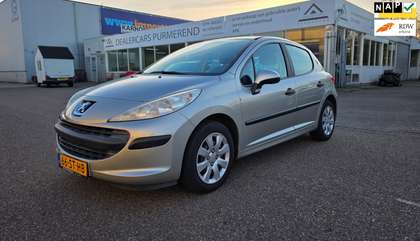Peugeot 207 1.4-16V XR