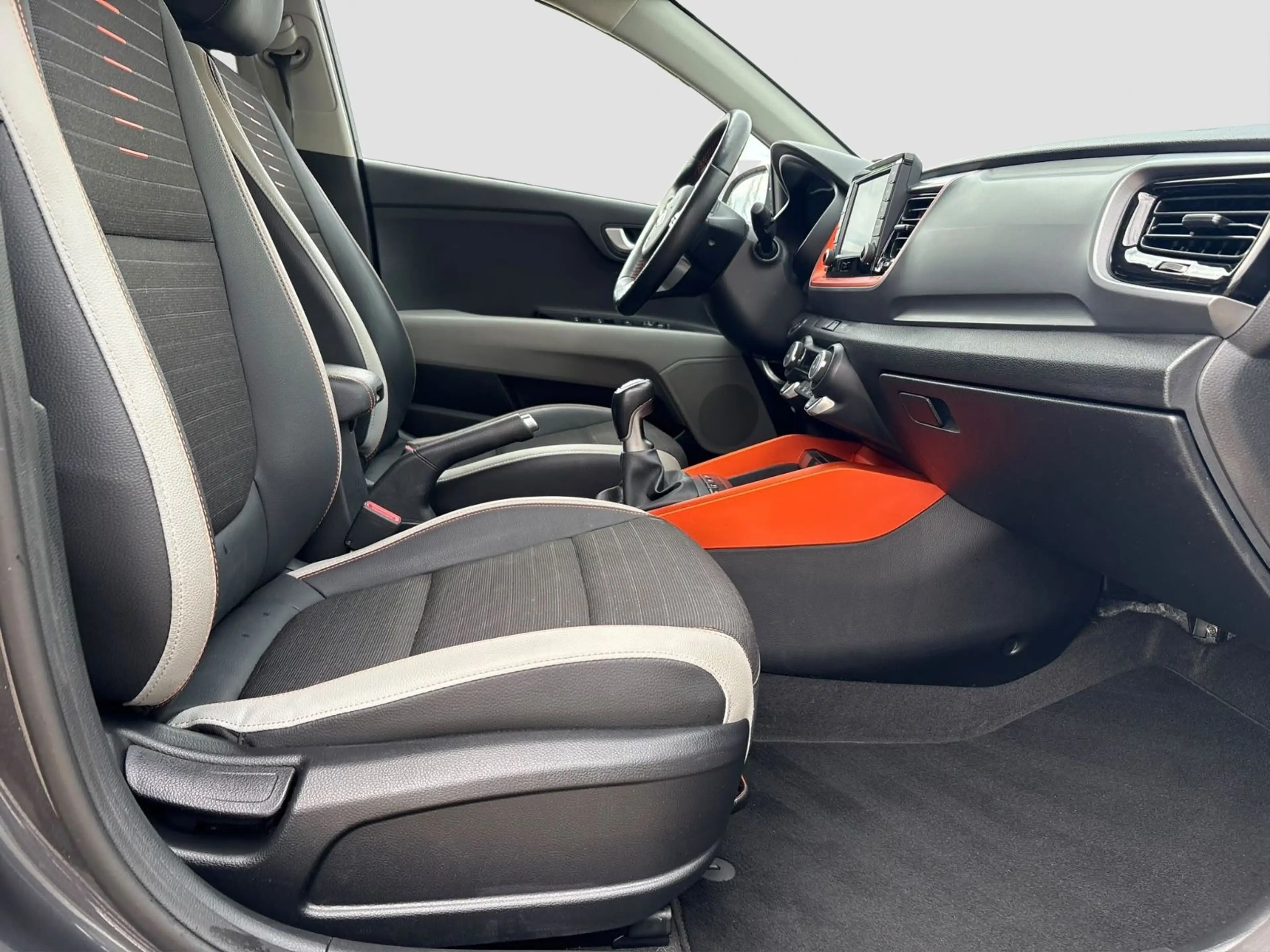Kia Stonic Spirit/1.Hand/Scheckheft/Kamera/Navi — photo 12