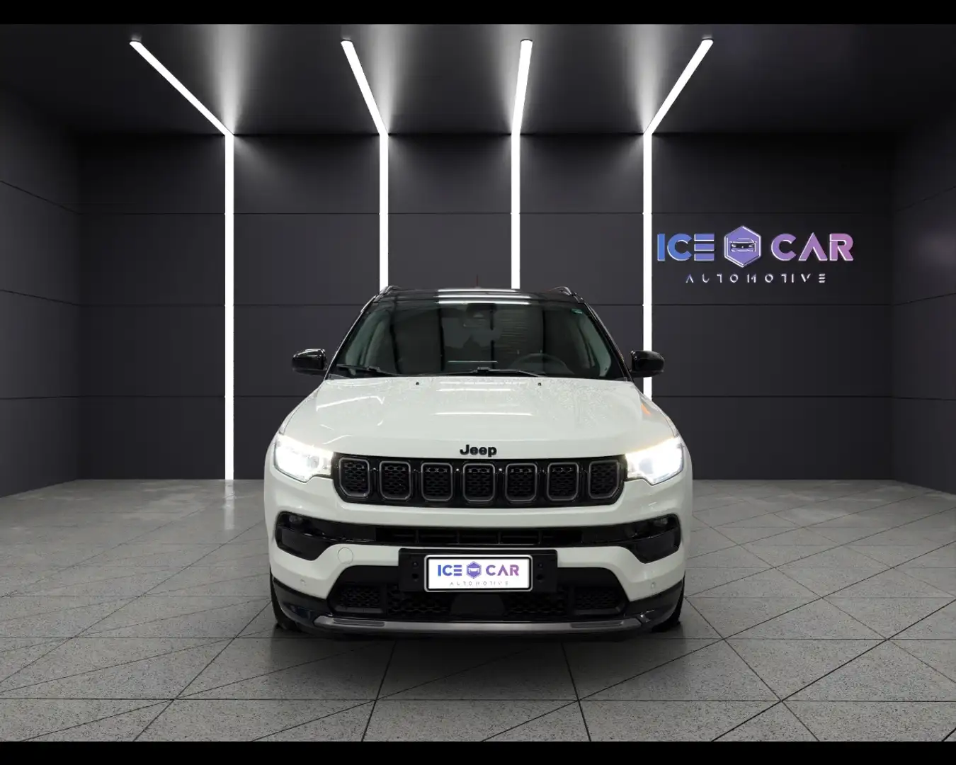 Jeep Compass 1.3 Turbo T4 240 CV PHEV AT6 4xe S Weiß - 2