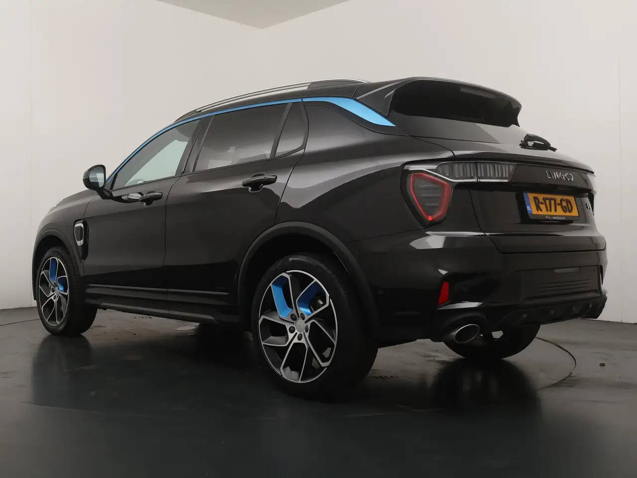 Lynk & Co 01 2022