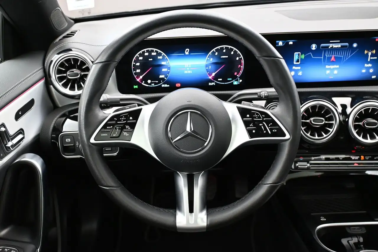 Mercedes-Benz CLA photo Mercedes-Benz CLA