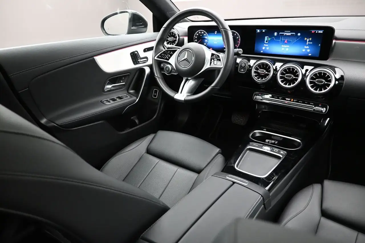 Mercedes-Benz CLA photo Mercedes-Benz CLA