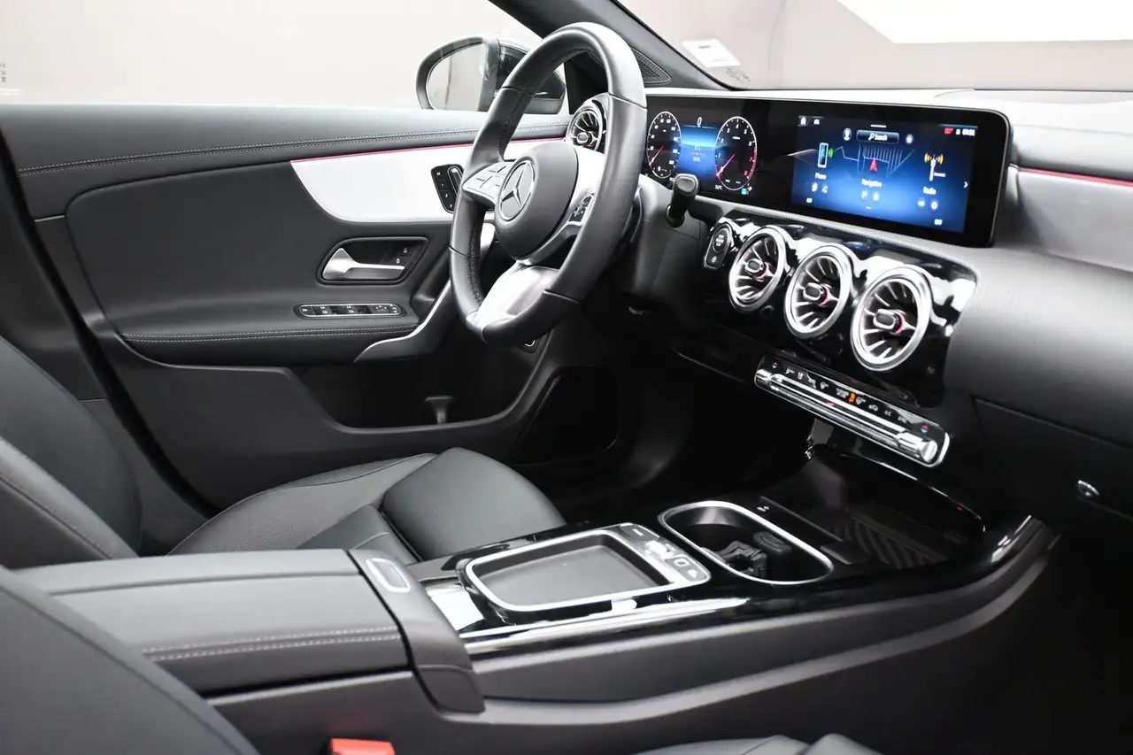 Mercedes-Benz CLA photo Mercedes-Benz CLA
