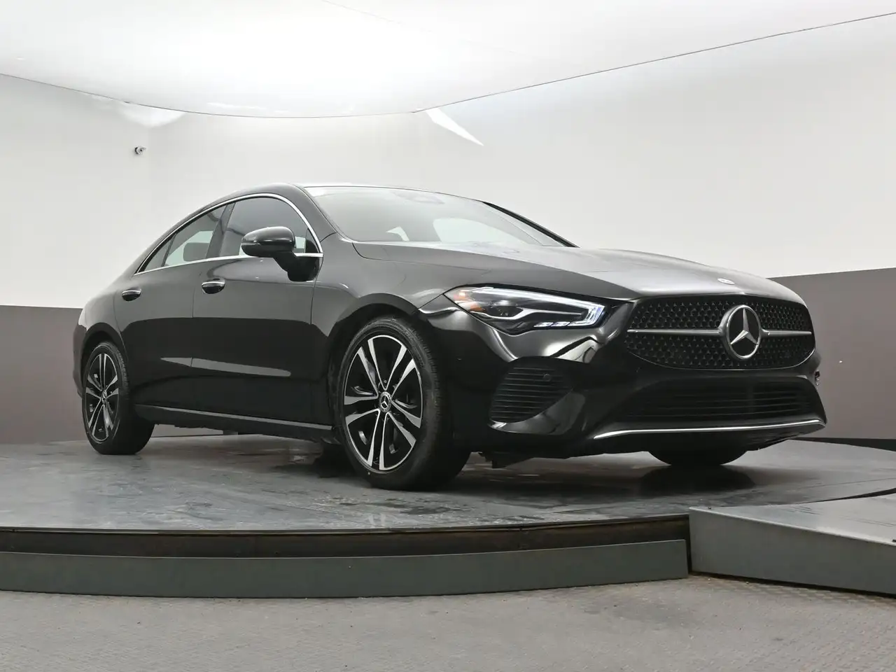 Mercedes-Benz CLA photo Mercedes-Benz CLA