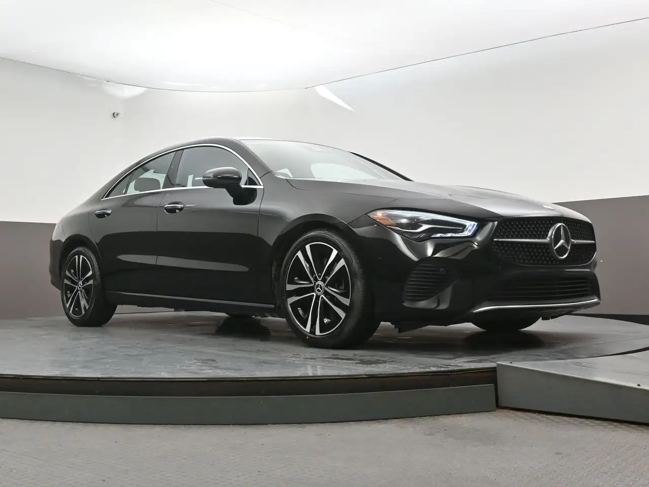 Mercedes-Benz CLA photo Mercedes-Benz CLA