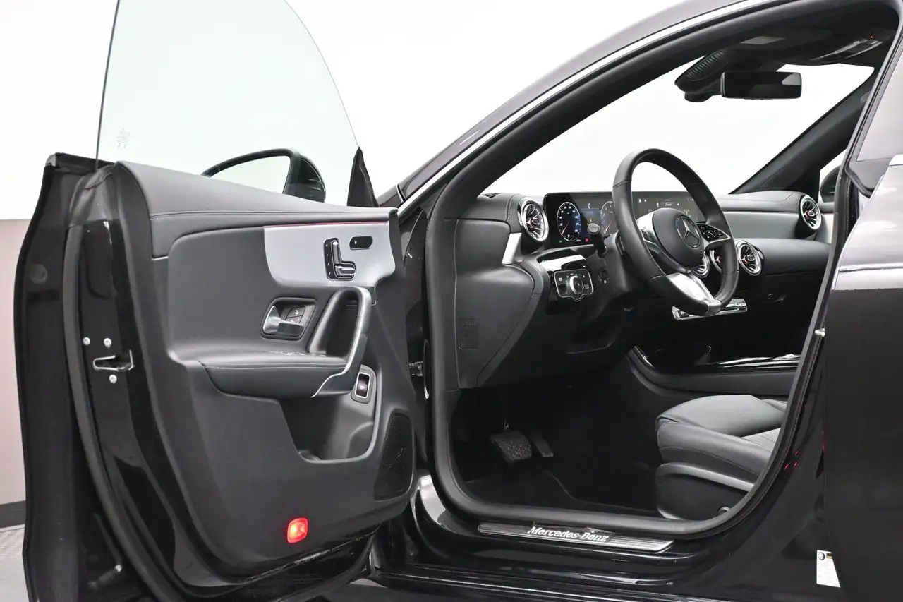 Mercedes-Benz CLA photo Mercedes-Benz CLA