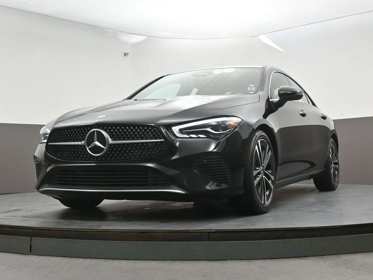 Mercedes-Benz CLA photo Mercedes-Benz CLA