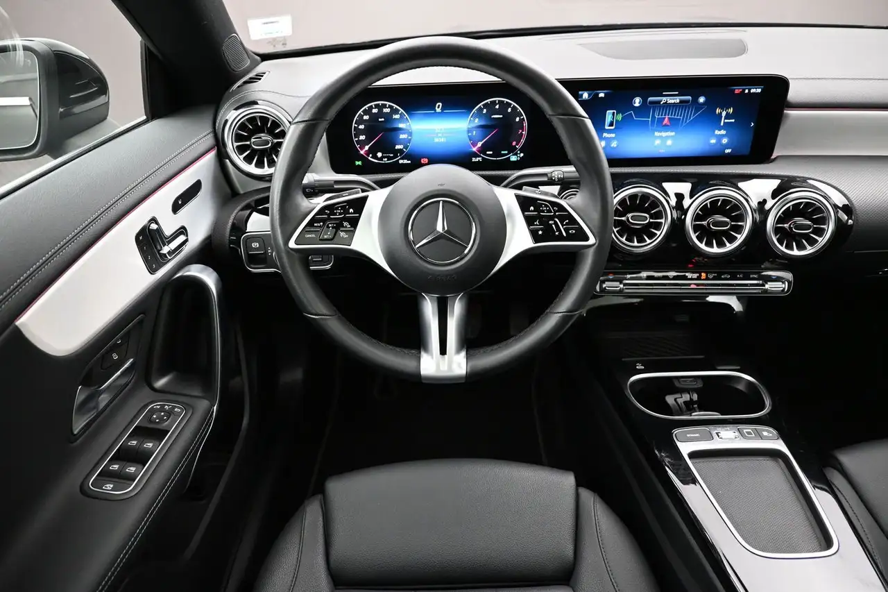 Mercedes-Benz CLA photo Mercedes-Benz CLA