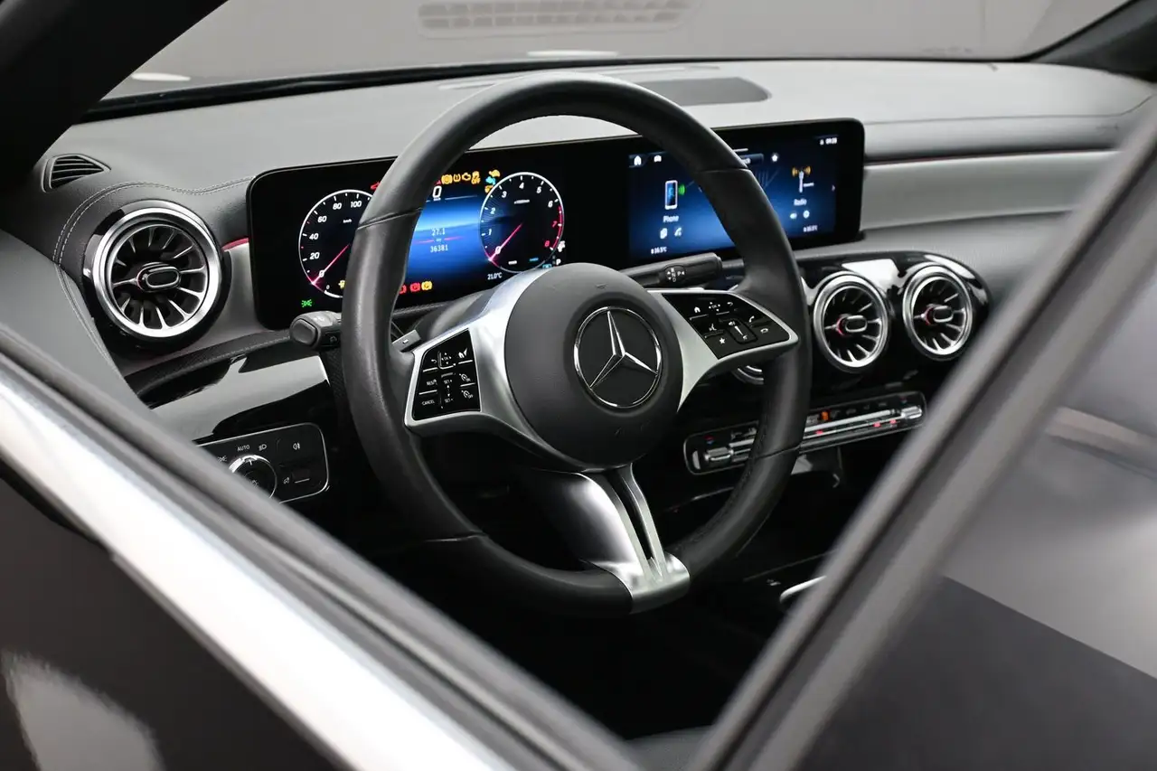 Mercedes-Benz CLA photo Mercedes-Benz CLA