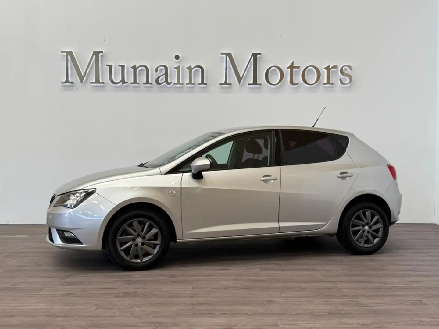 SEAT Ibiza 1.6TDI CR Style 105 Grijs - 1