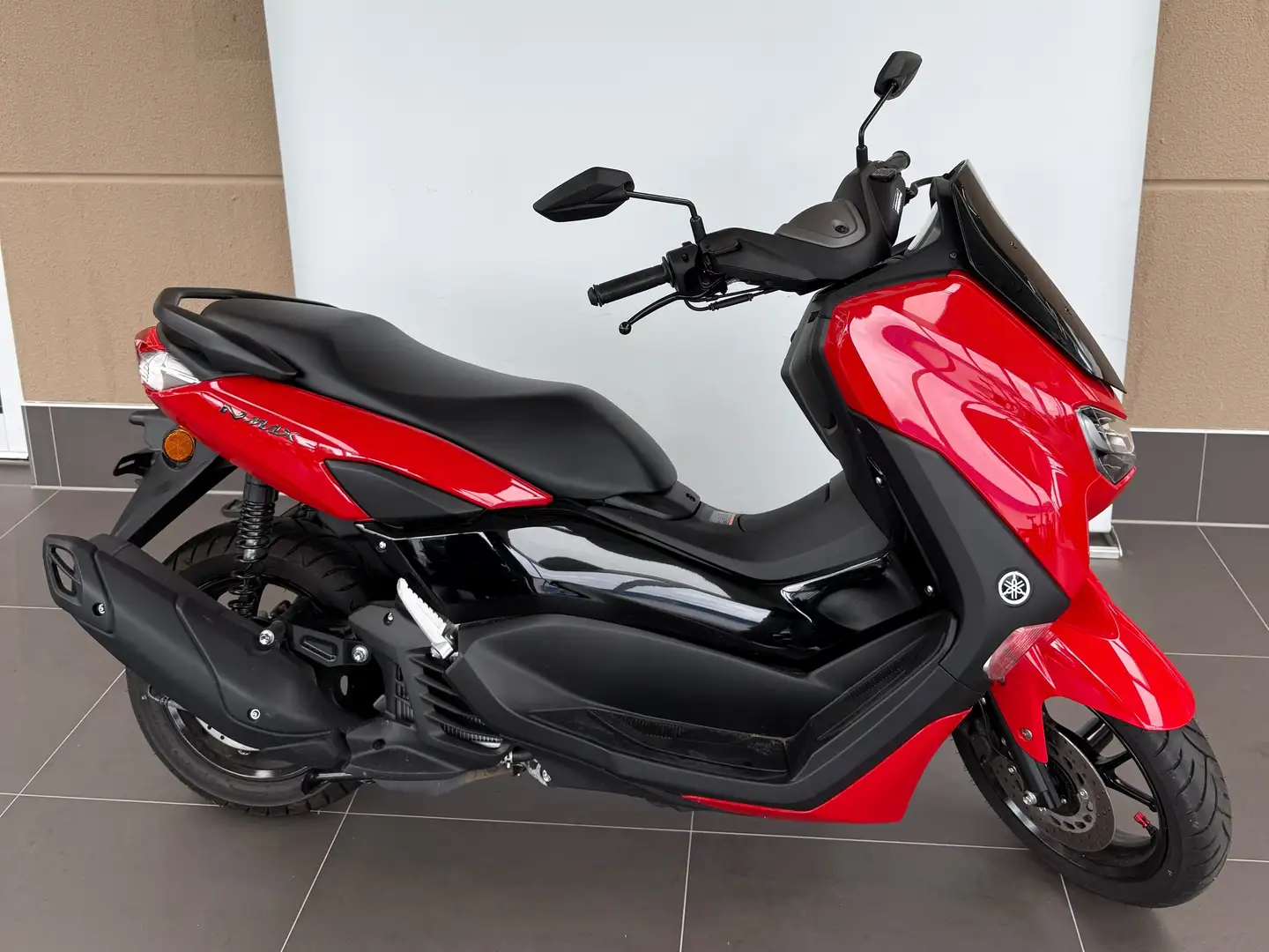 Yamaha NMAX 125 ABS/TCS/LED Rot - 1