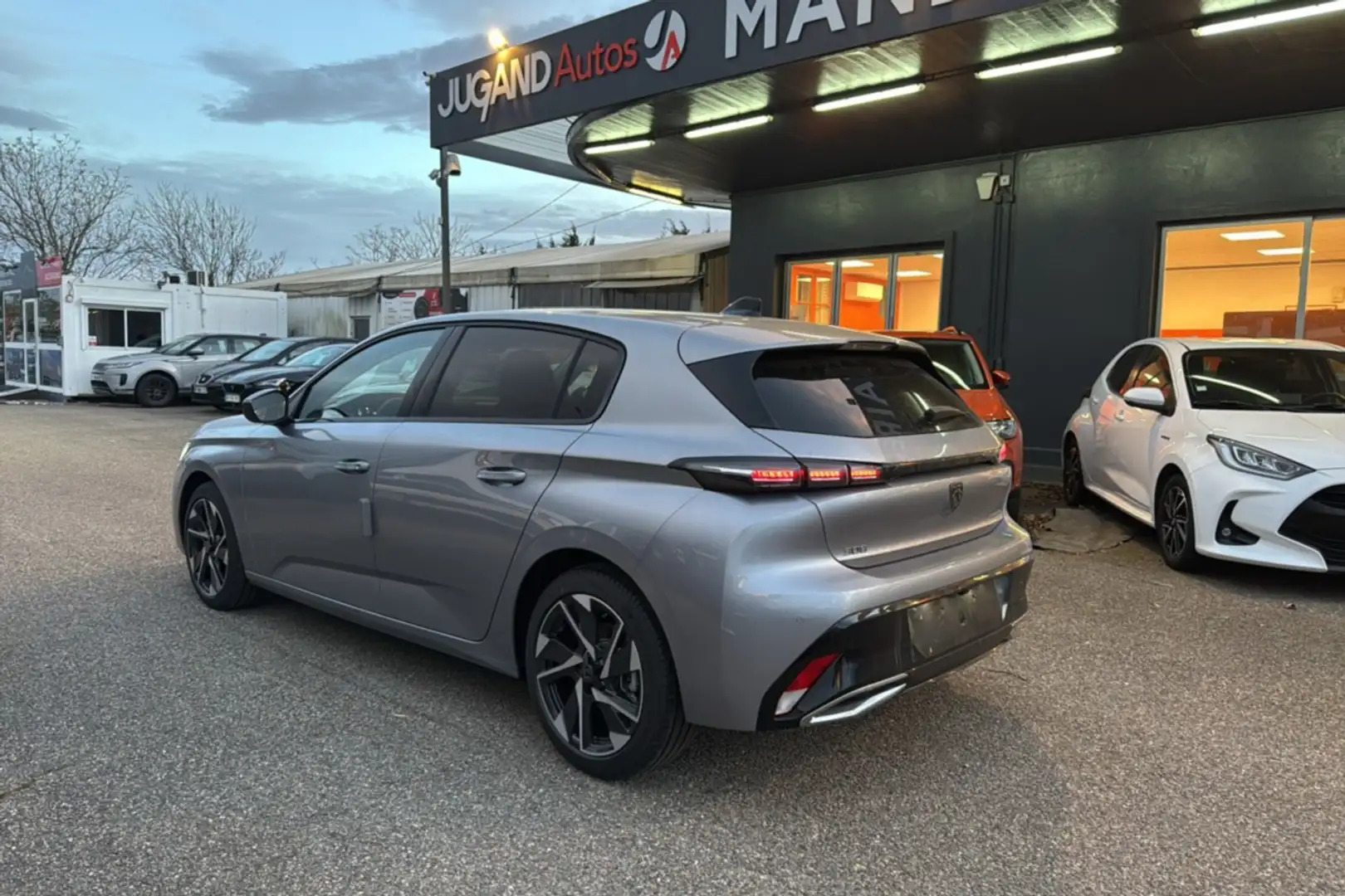 Peugeot 308 1.5 HDI 130 EAT8 ALLURE PLUS Gris - 2