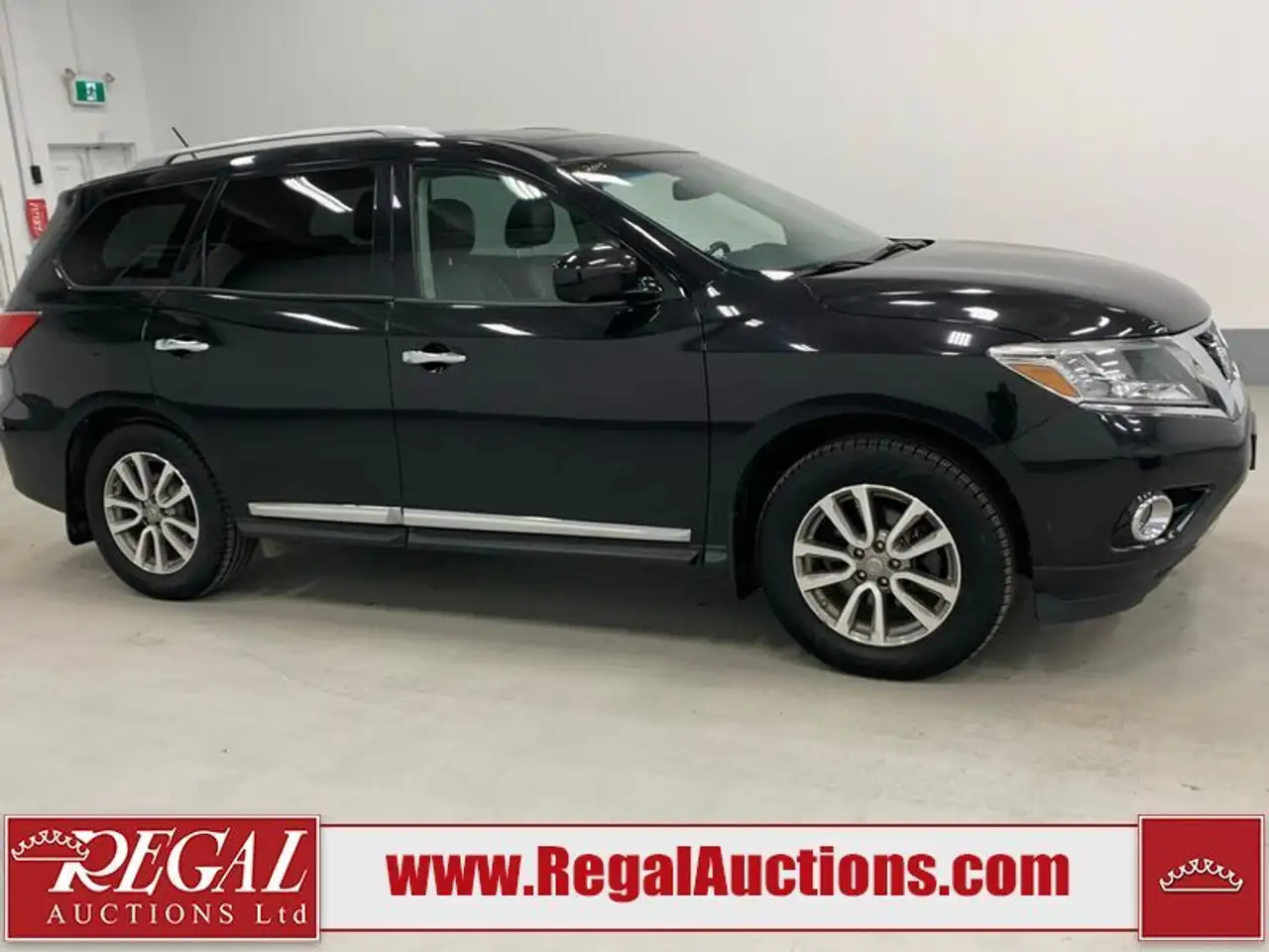Nissan Pathfinder снимка Nissan Pathfinder