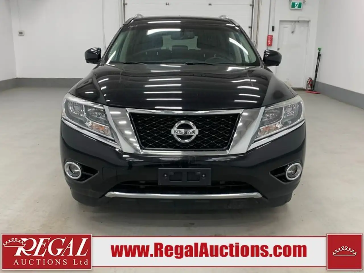 Nissan Pathfinder снимка Nissan Pathfinder