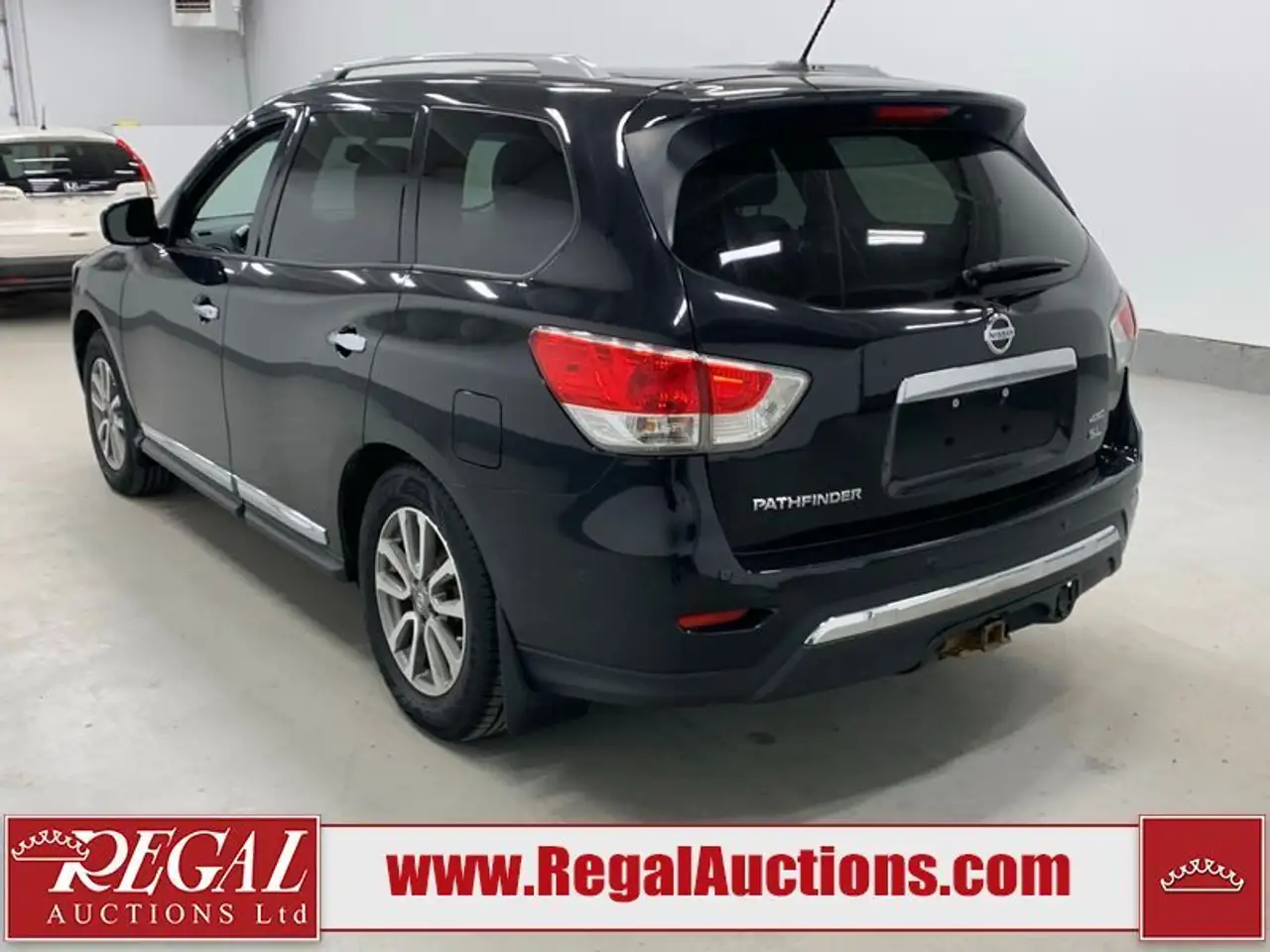 Nissan Pathfinder снимка Nissan Pathfinder