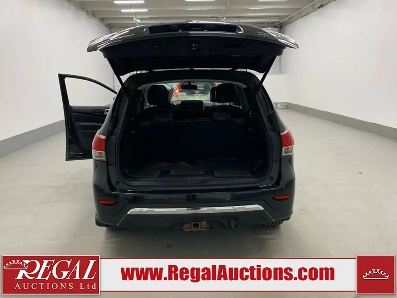 Nissan Pathfinder снимка Nissan Pathfinder