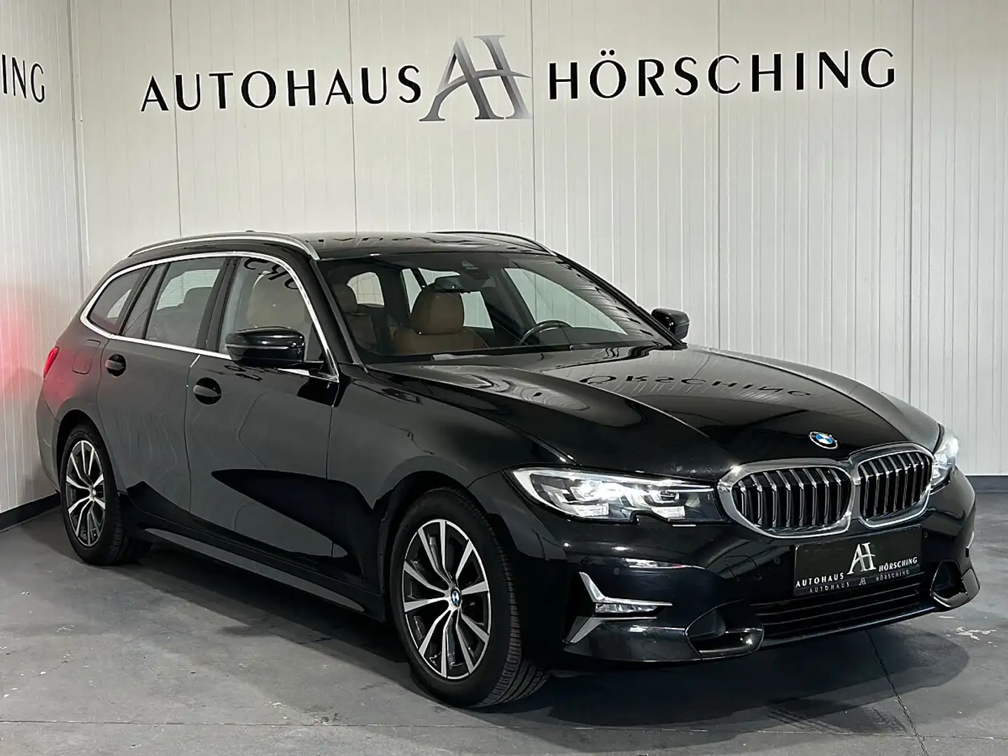 BMW 318 d 48 V Touring Aut.//DIGITAL TACHO//SPORTSITZE// Schwarz - 1