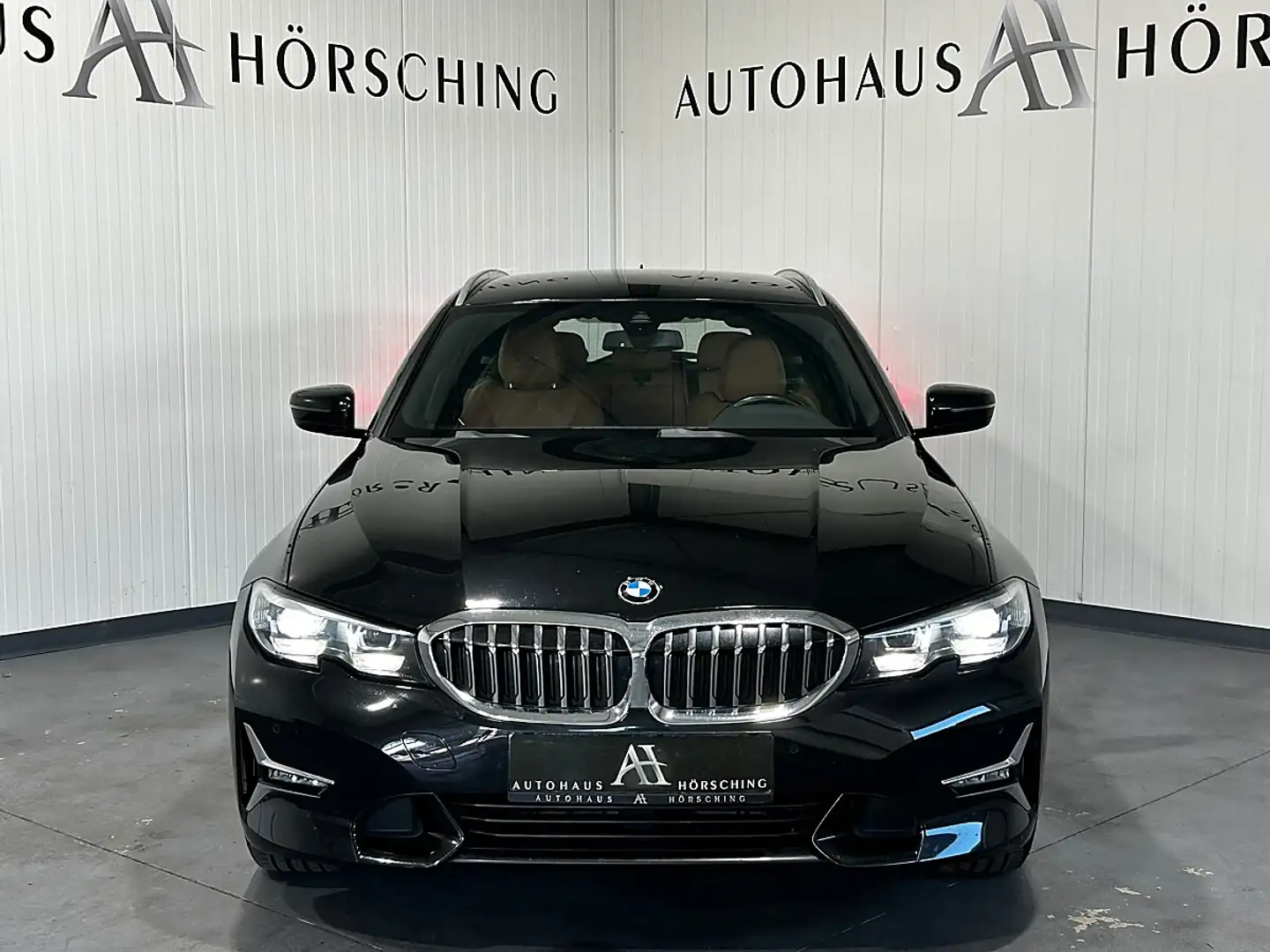 BMW 318 d 48 V Touring Aut.//DIGITAL TACHO//SPORTSITZE// Schwarz - 2