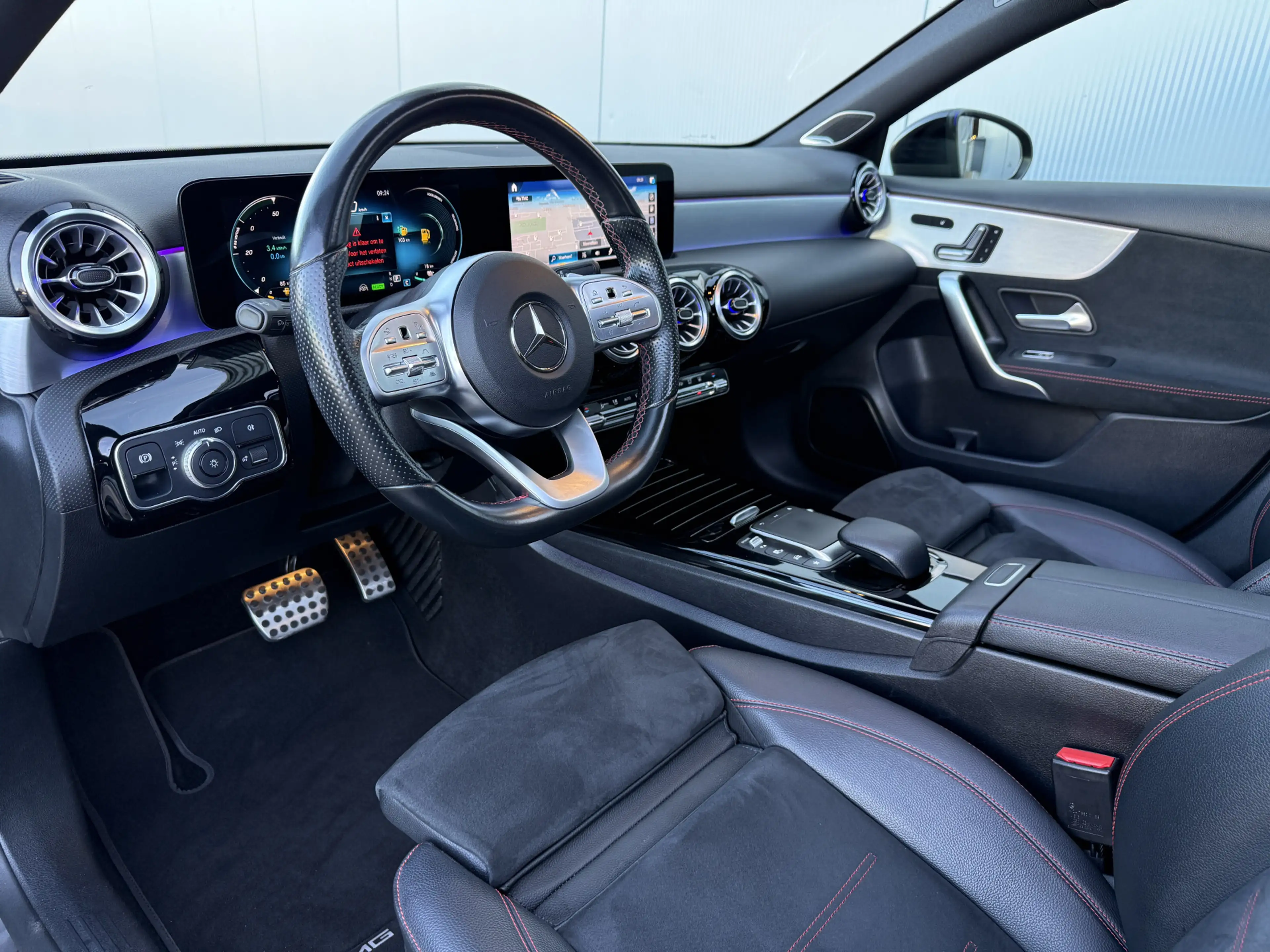 Mercedes-Benz A 250 e Premium Plus Automaat AMG-Pakket/SOH 97,5%. — photo 9