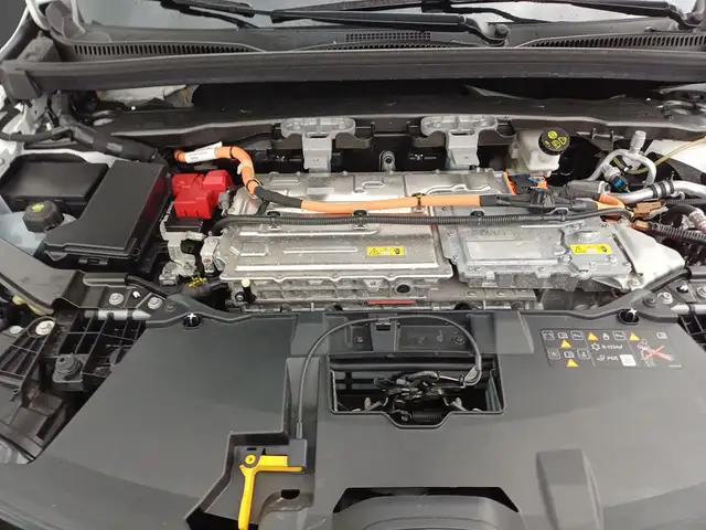Renault Megane E-Tech view 5