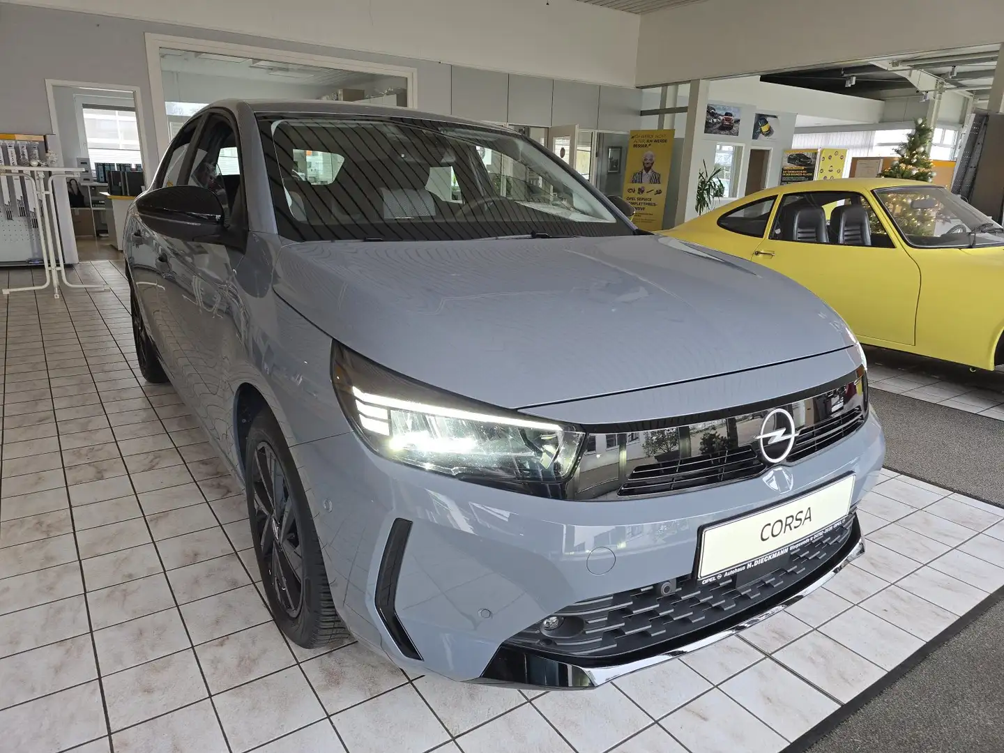 Opel Corsa Mild-Hybrid Edition SHZ RFK Multimedia Allwetter Grau - 2