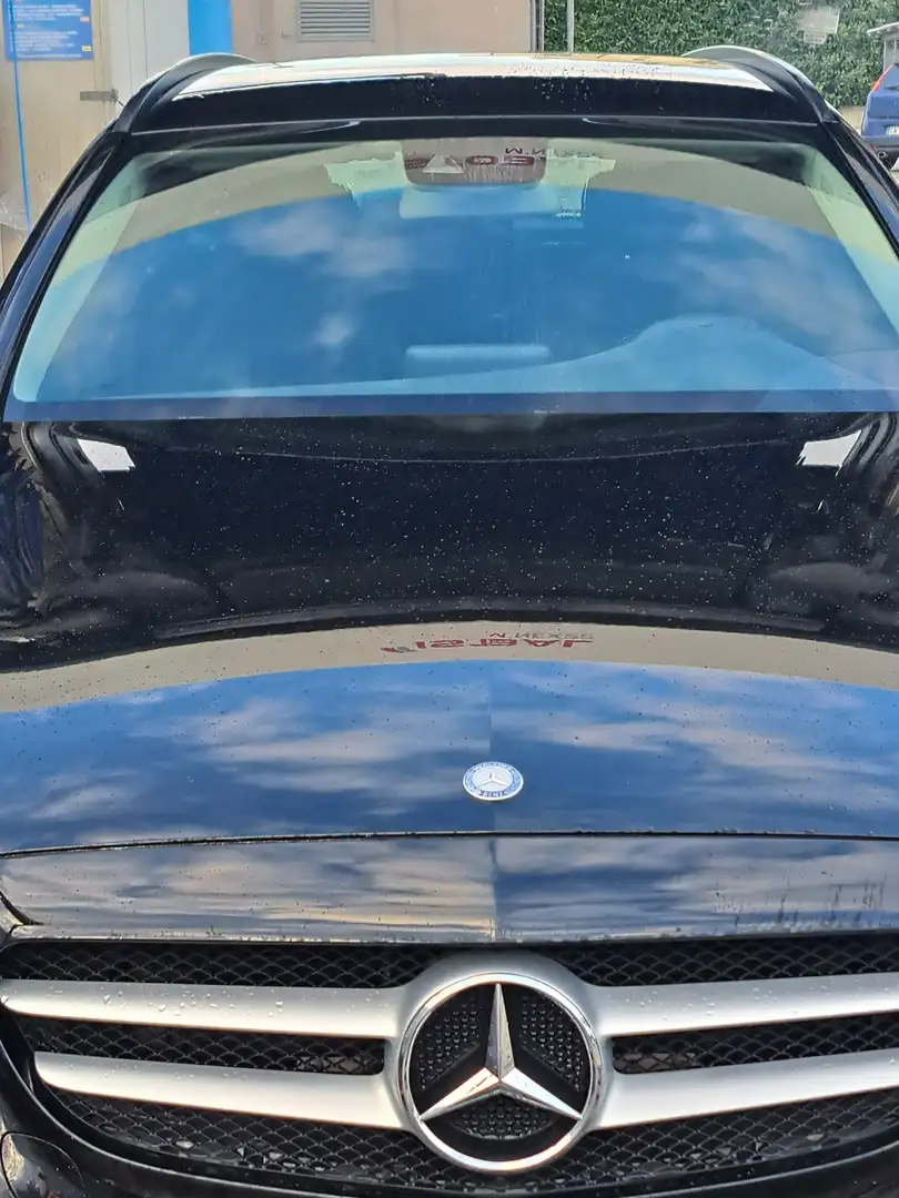 Mercedes-Benz 220 W 205 - 1